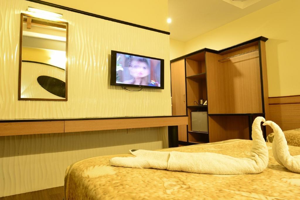 Kohinoor Hotels Erode Exterior photo